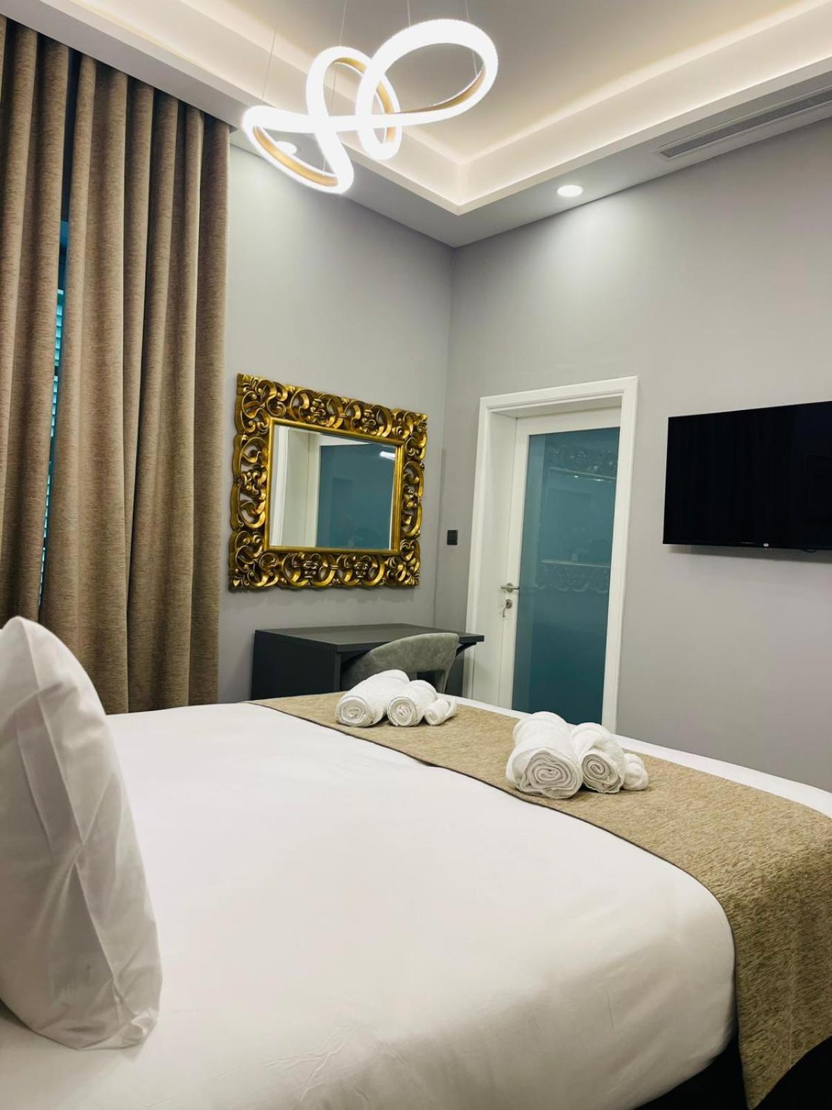 Howard House Hotel Mdina Esterno foto